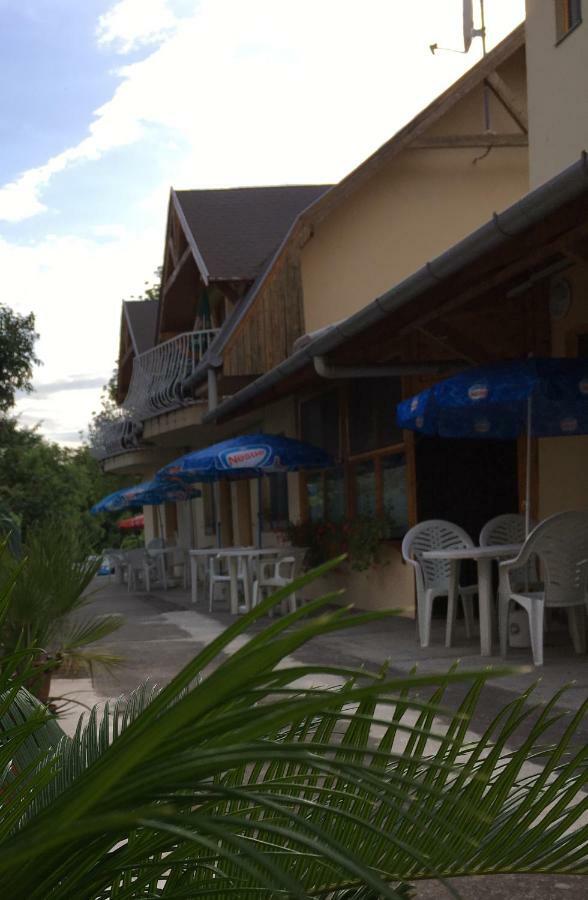 Fasor Vendeghaz Hotel Balatonszárszó Eksteriør billede
